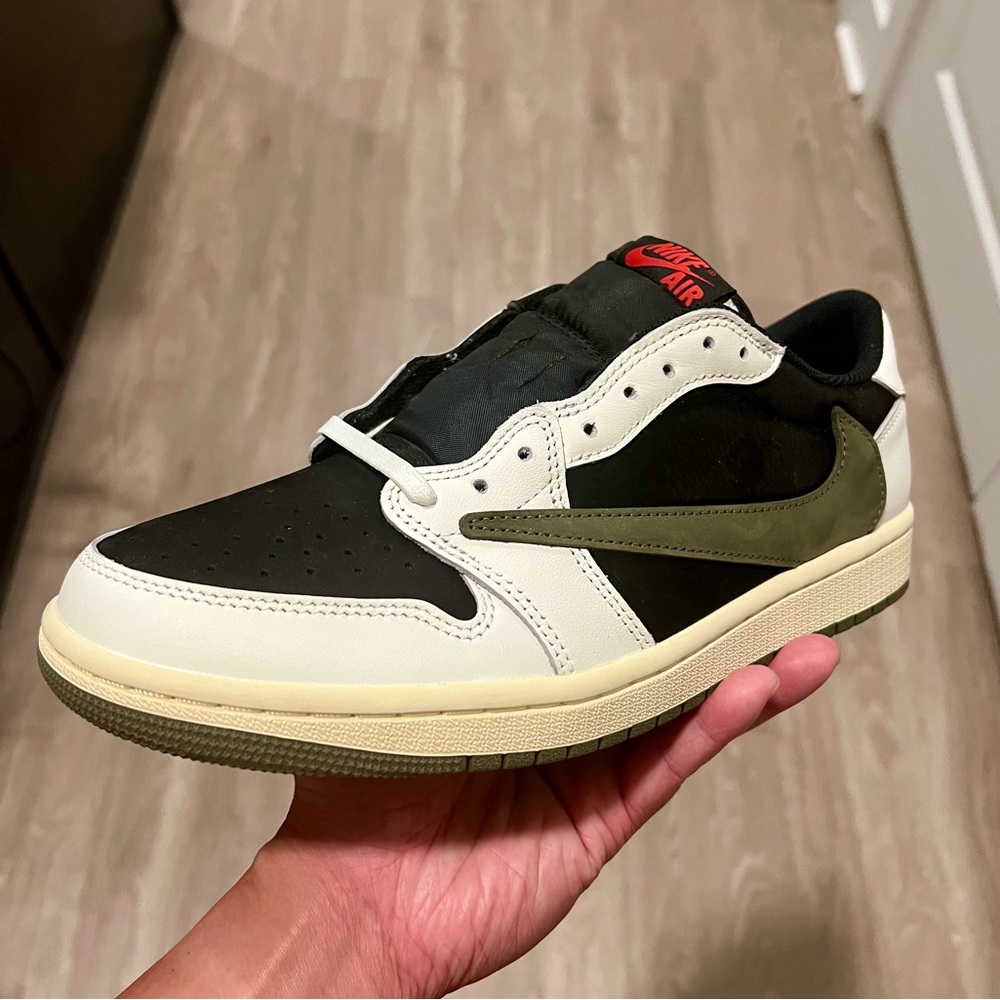 Air Jordan I 1 Travis Scott Olive (US 8.5M / US 10W)